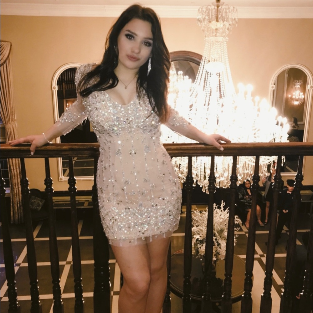 JOVANI SHORT BEADED LONGSLEEVE DRESS